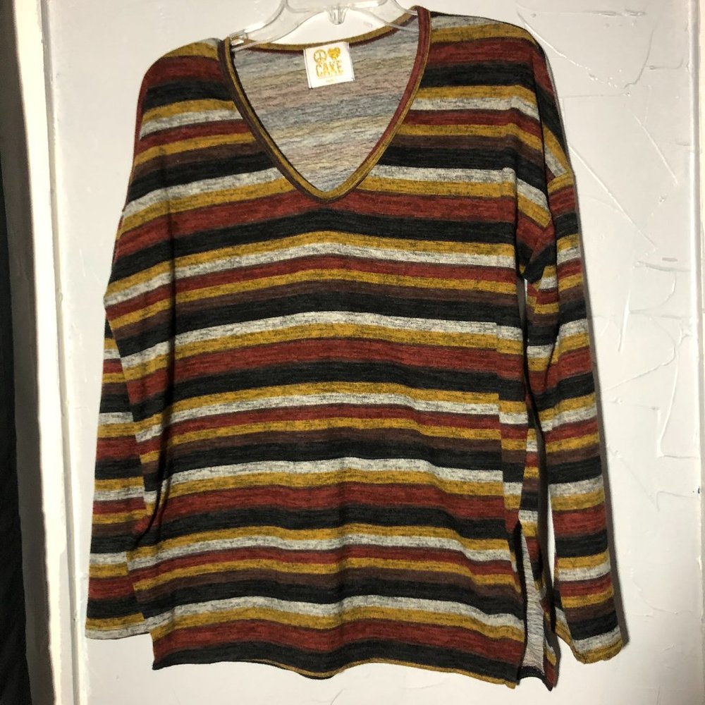 Cake Size M Long Sleeve Striped V-Neck Pullover